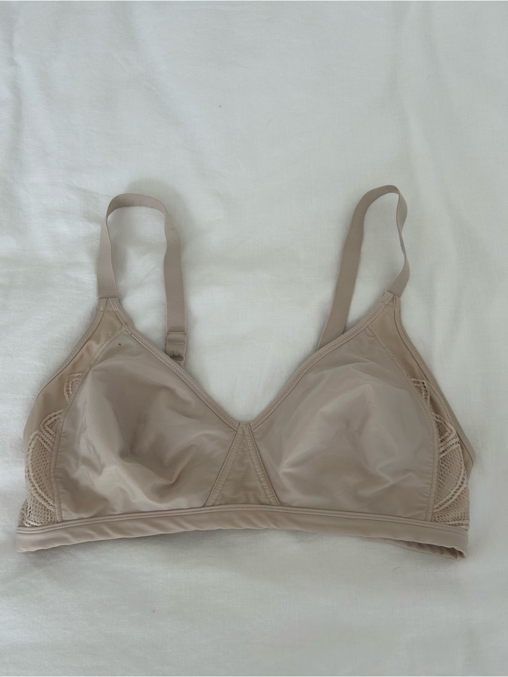 Wonderbra Beige Wireless Soft-Cup Bra with Lace Sides